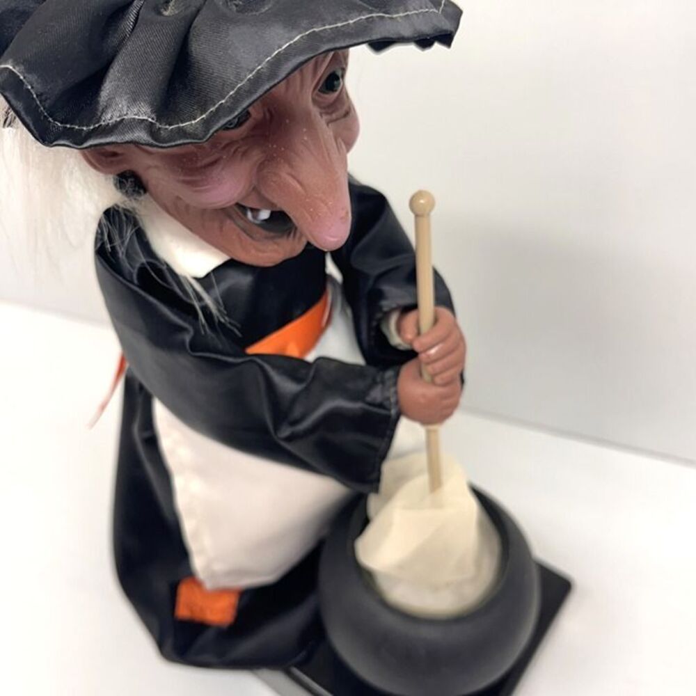 Vtg Animated Witch Stirring Cauldron Pot Halloween Decoration Figure - Untested - Picture 8 of 11